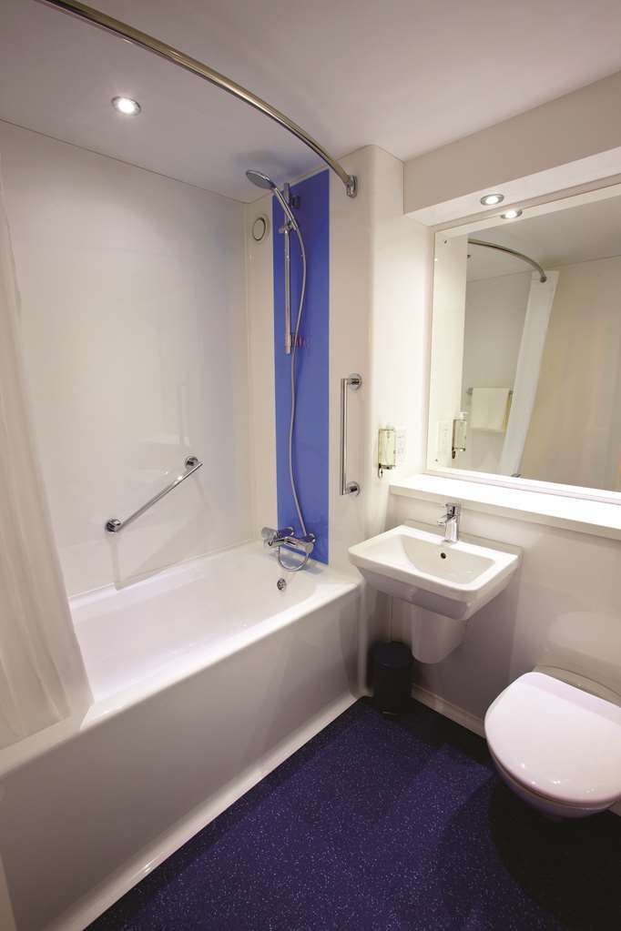 Travelodge Birmingham Сътън Колдфийлд Стая снимка