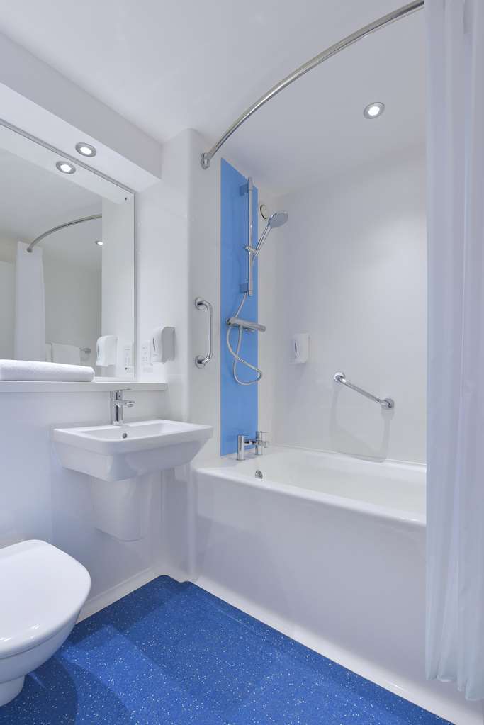 Travelodge Birmingham Сътън Колдфийлд Стая снимка